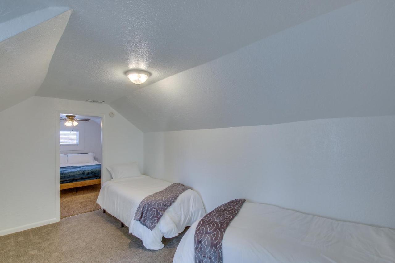 Convenient Logan Apartment - 1 Block To Town! 外观 照片